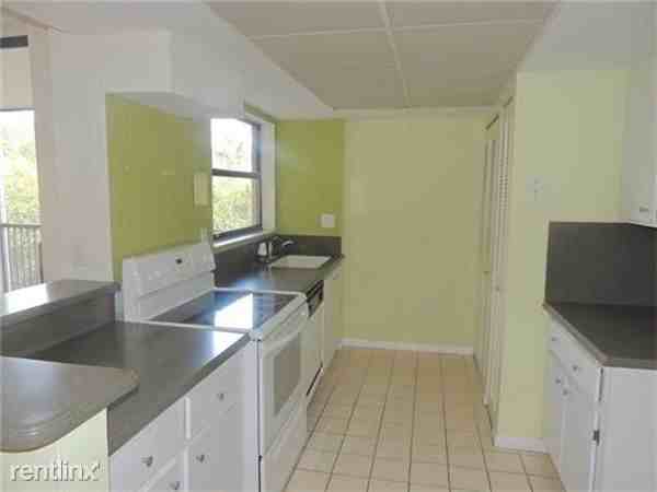 Royal Palm at Plantation - Photo 2 of 10