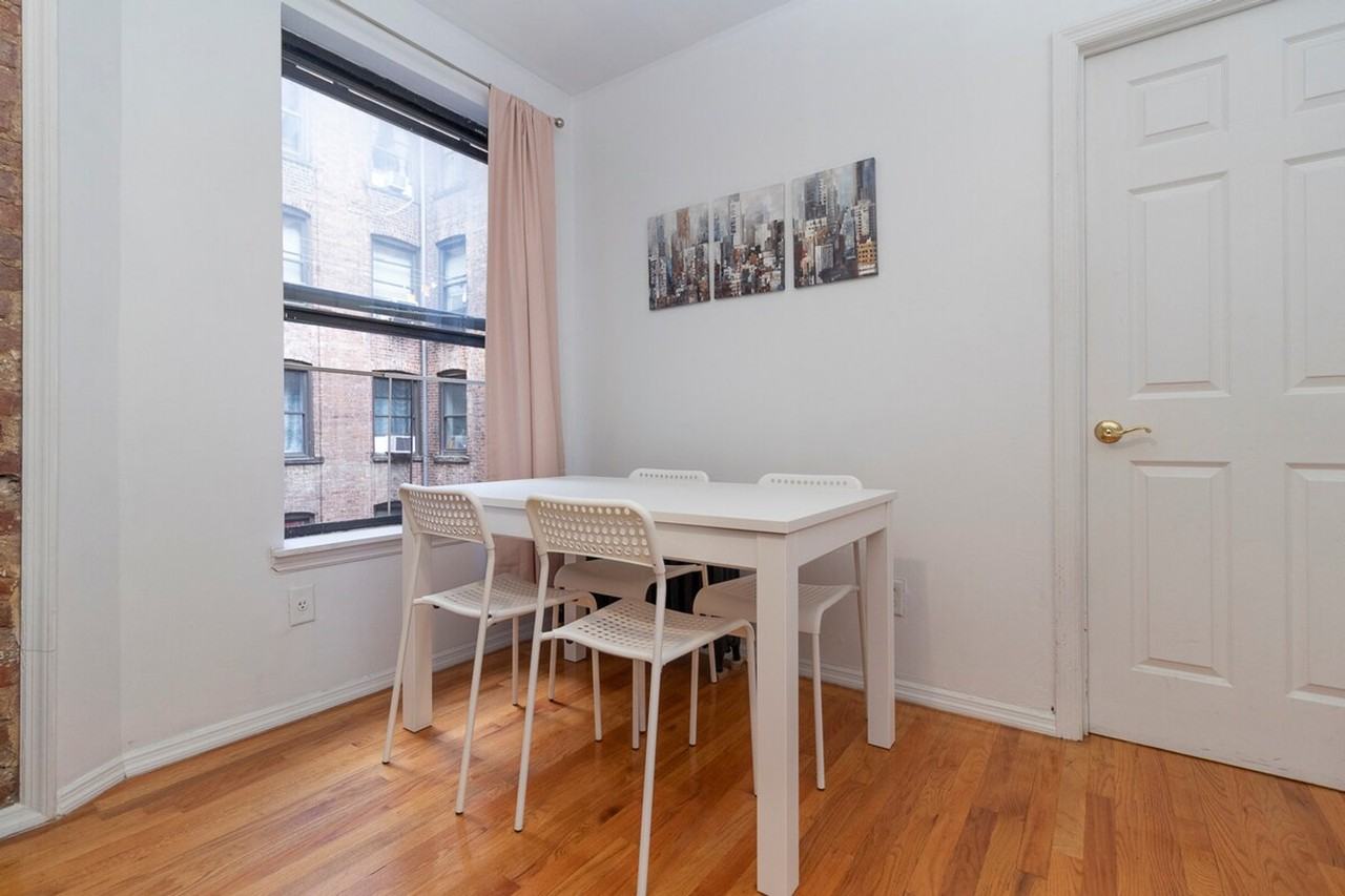 309 E 95th St #1032053P - Photo 7 of 35