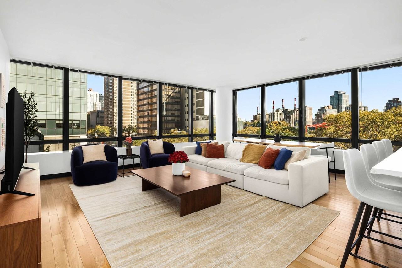 1113 York Avenue - Photo 2 of 49