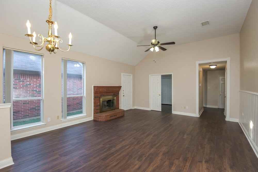 2221 Baretta Dr - Photo 5 of 16