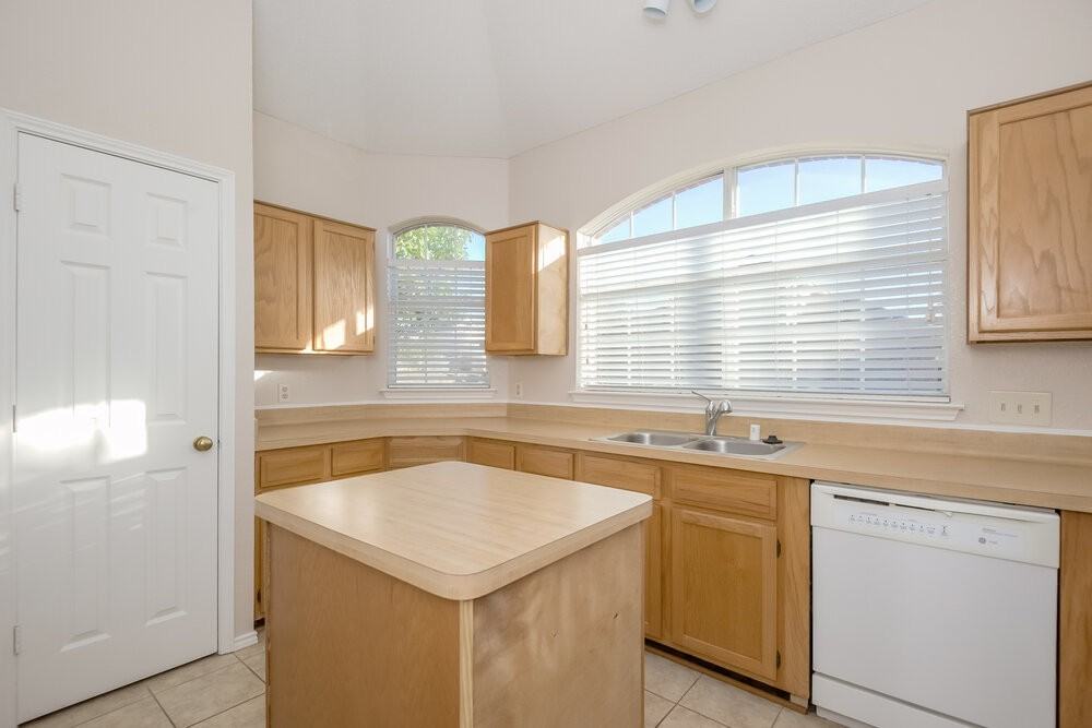 2221 Baretta Dr - Photo 6 of 16