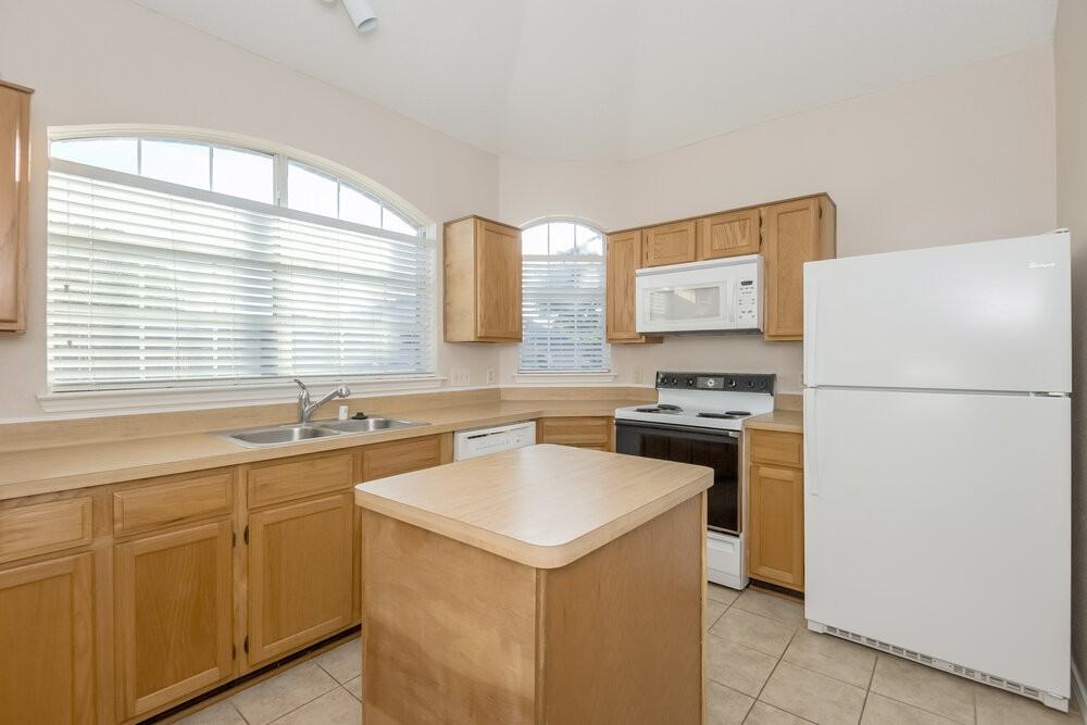 2221 Baretta Dr - Photo 7 of 16