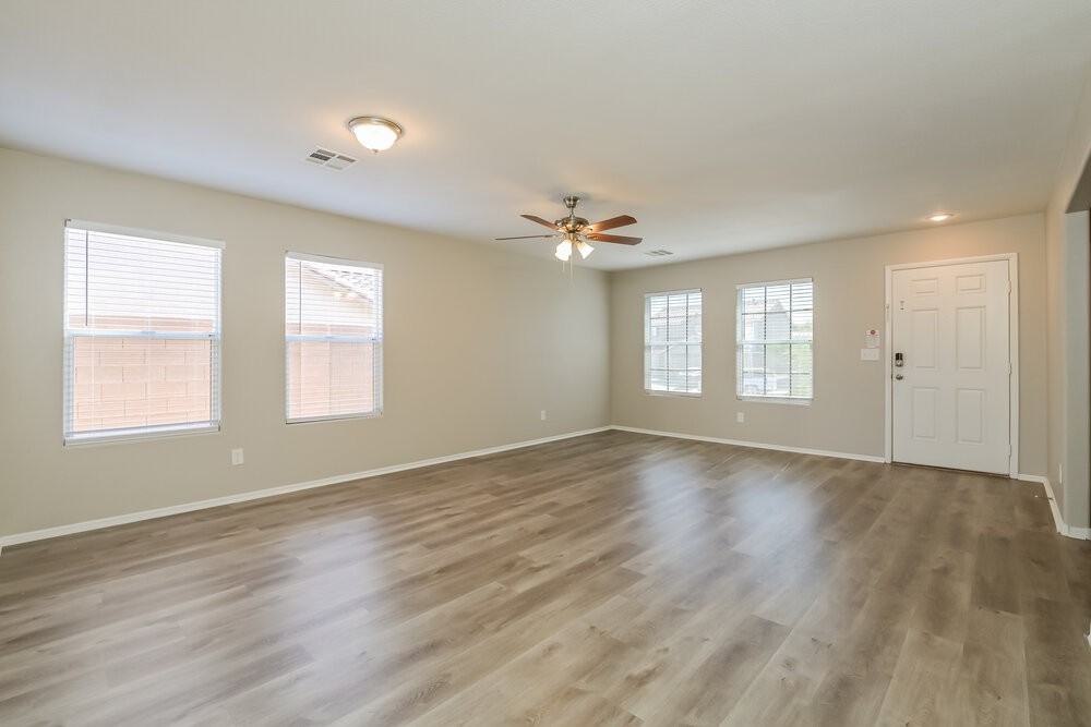 176 Sandhill Crane Ave - Photo 4 of 16