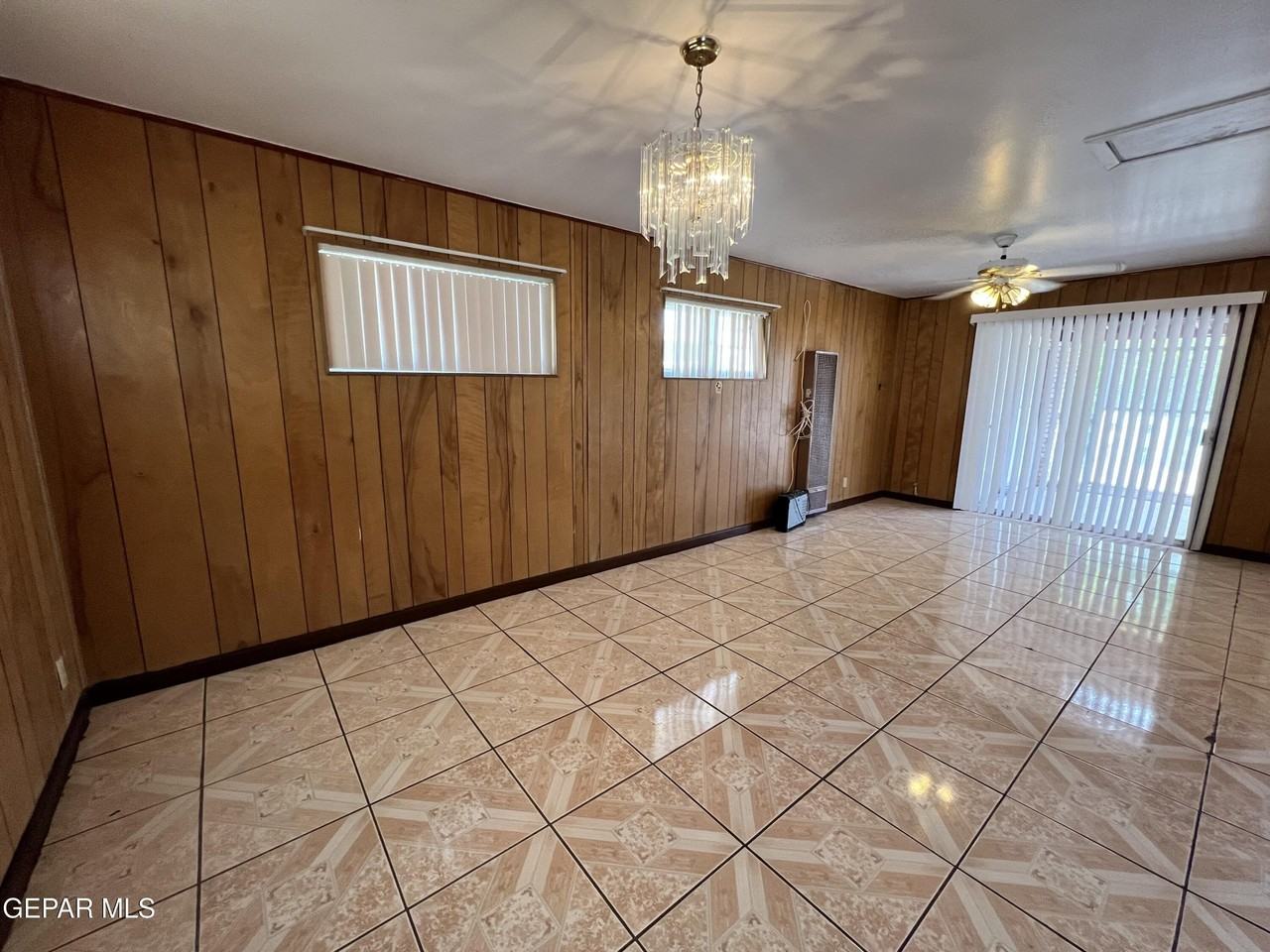 1516 Oakdale St - Photo 3 of 15