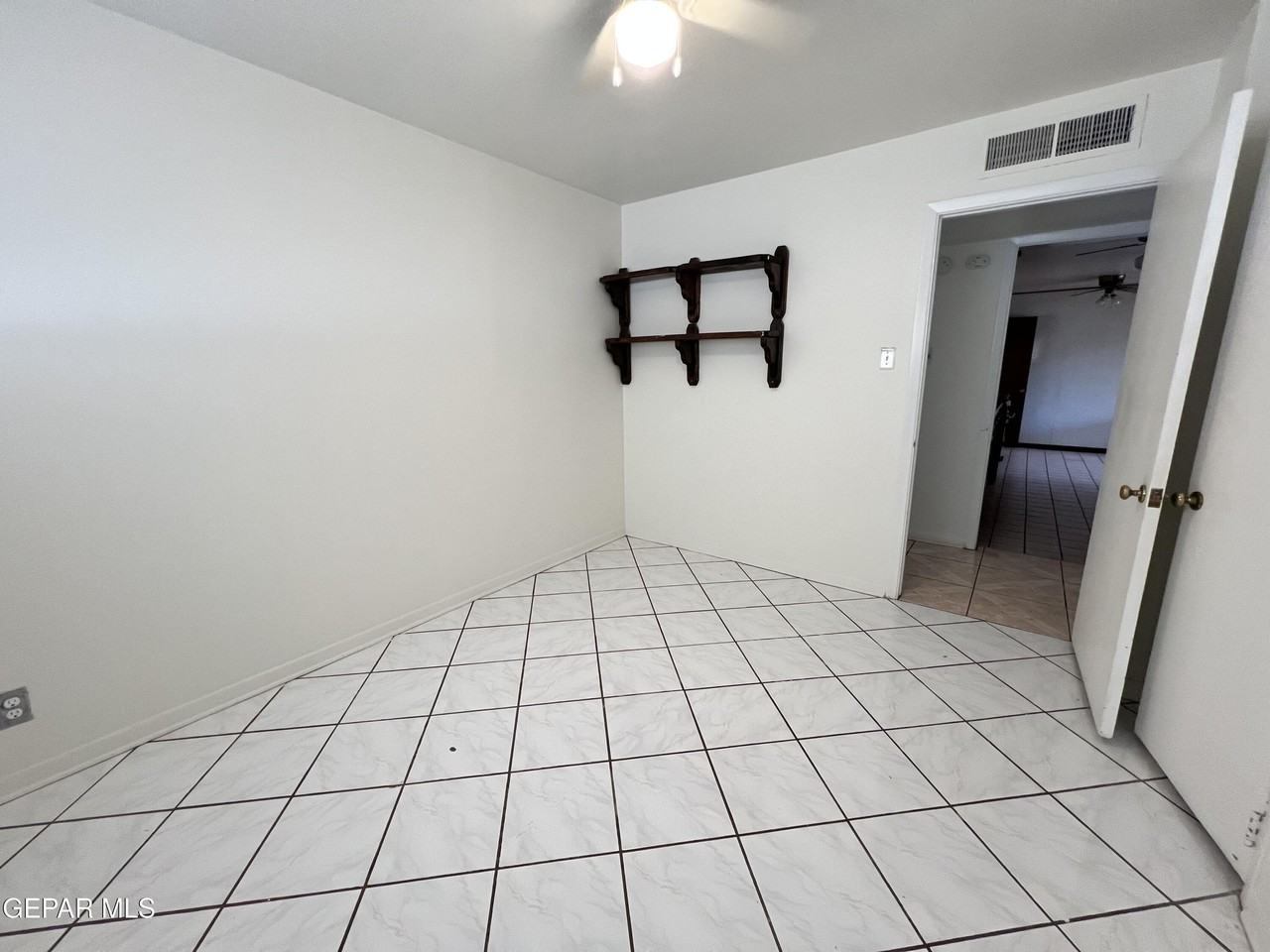 1516 Oakdale St - Photo 7 of 15