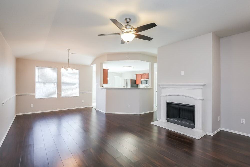 2021 Bentwood Dr - Photo 5 of 16