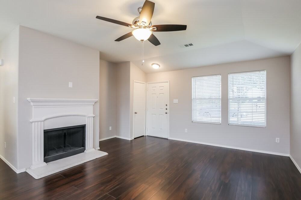 2021 Bentwood Dr - Photo 6 of 16