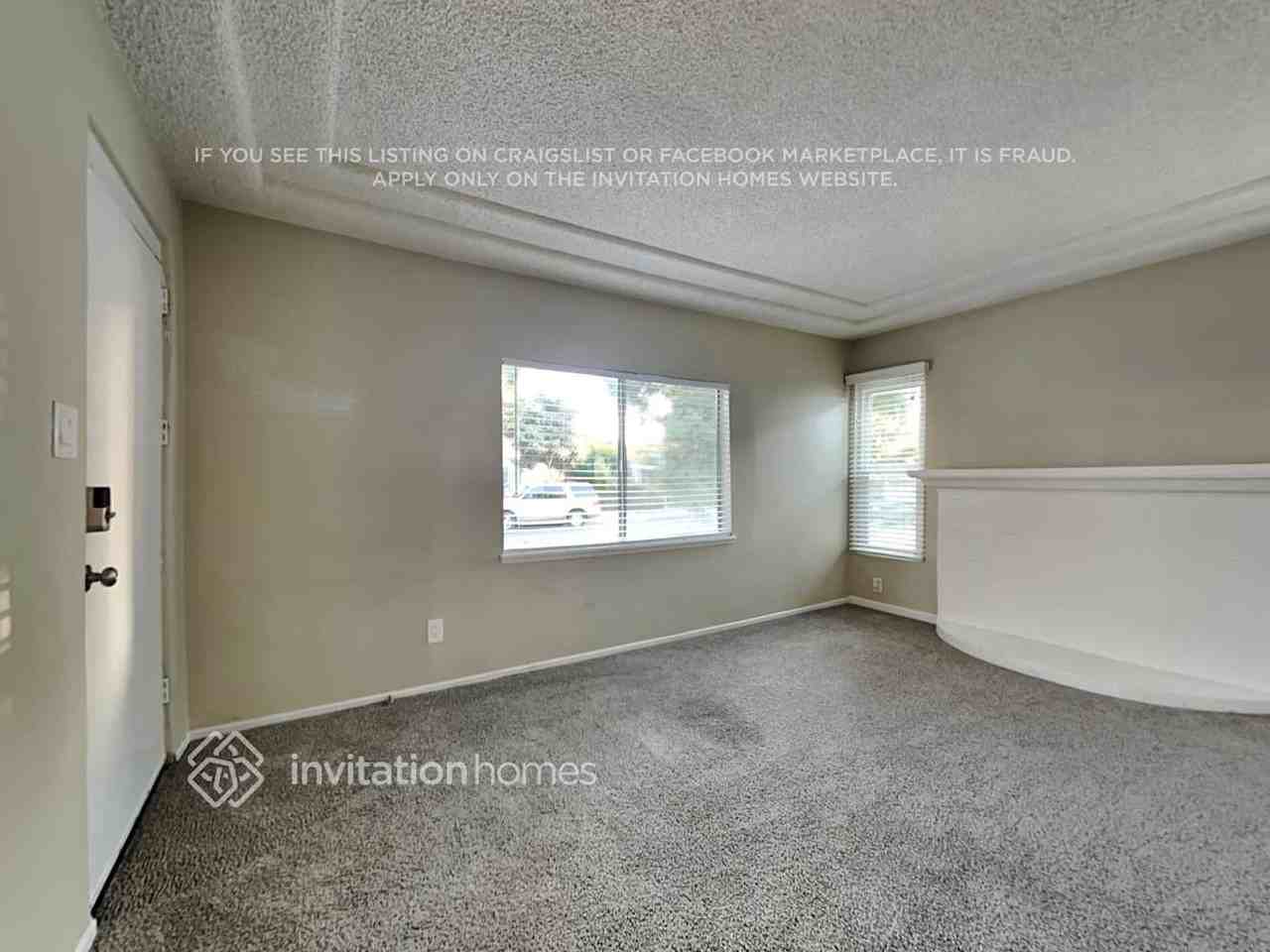 455 E 51st St - Photo 4 of 18