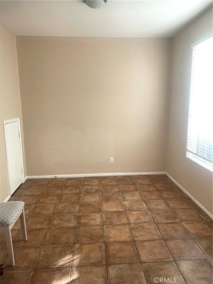 27664 Cobblestone Ct - Photo 3 of 25