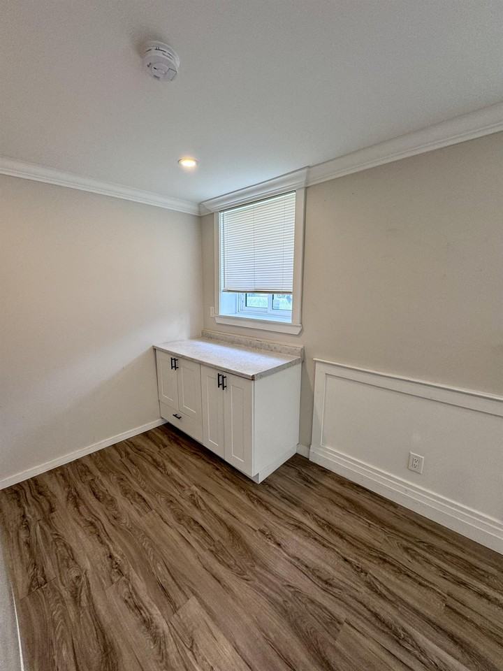 1495 Gladstone Ave #107 - Photo 6 of 8