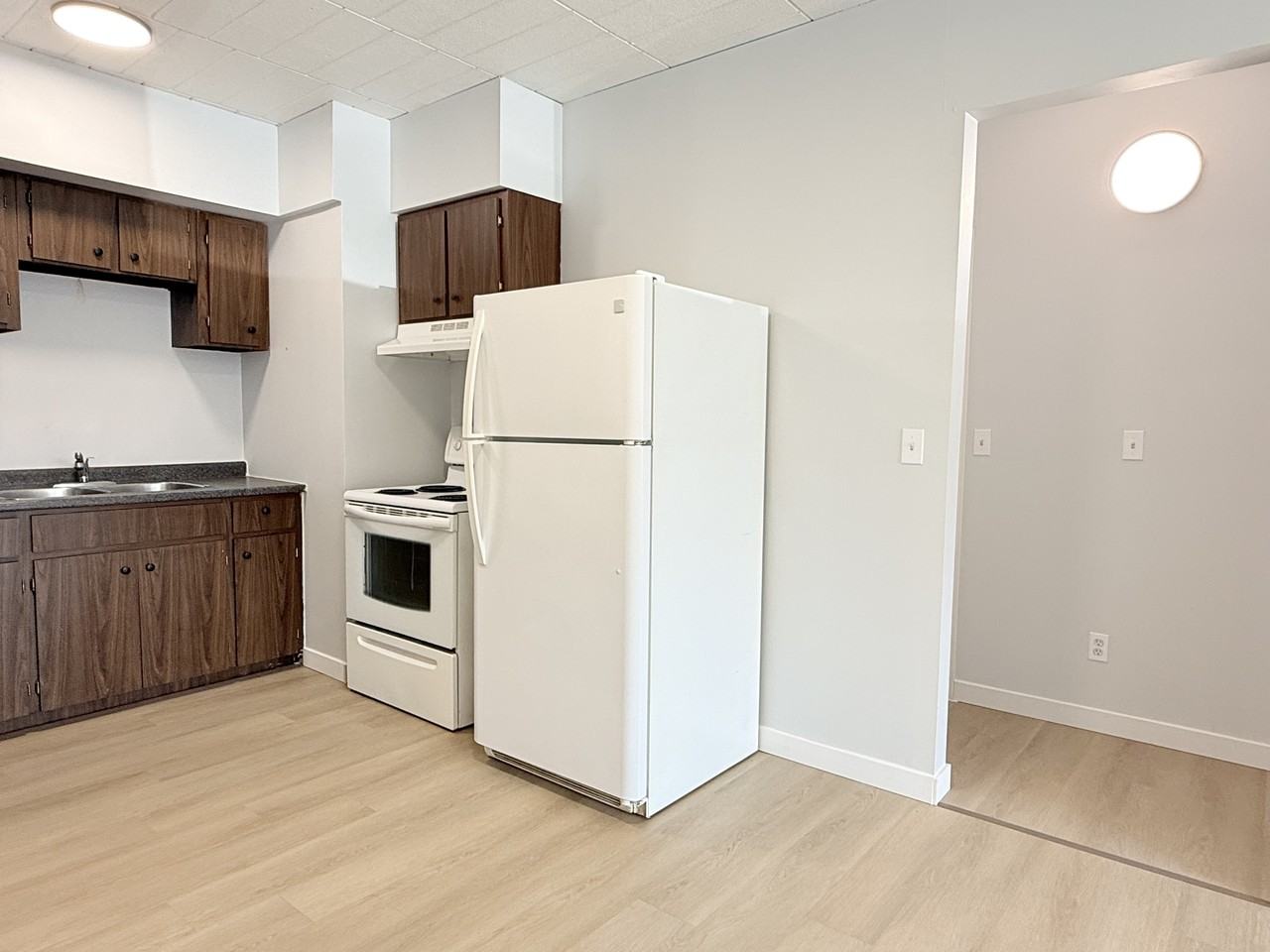 3503 Sandwich St #103 - Photo 3 of 13