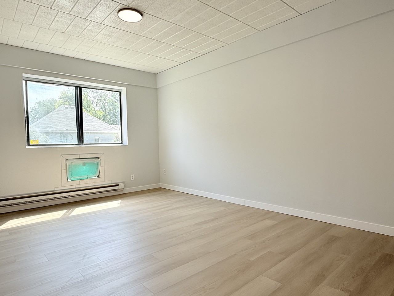 3503 Sandwich St #103 - Photo 5 of 13