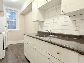 524 Pitt St W #403 - Photo 1 of 1