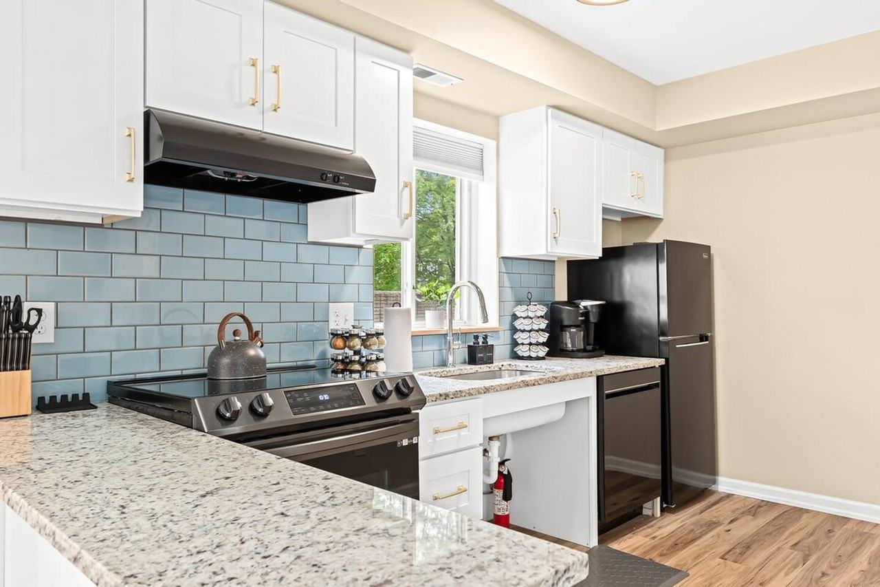 18415 Sharon Lane #1054652P - Photo 2 of 32