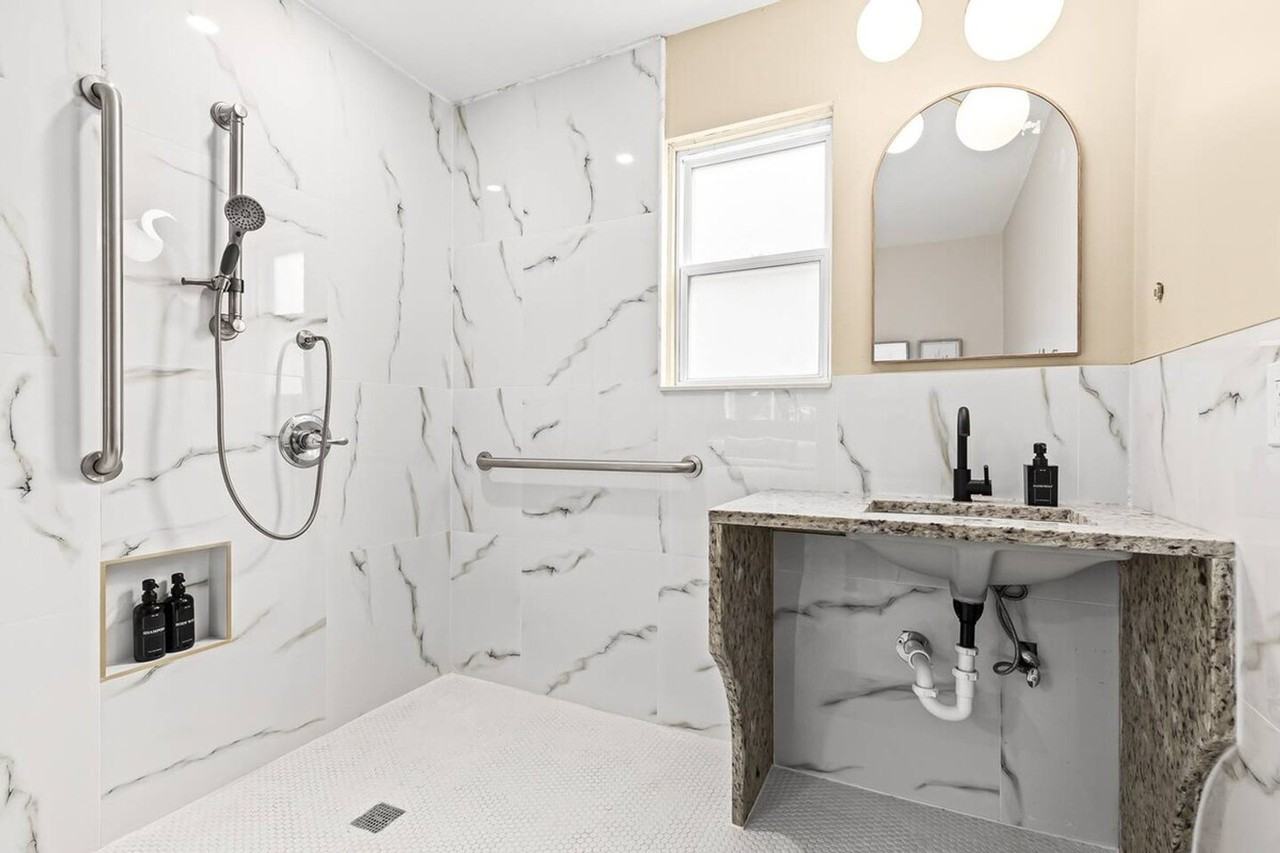 18415 Sharon Lane #1054652P - Photo 4 of 32