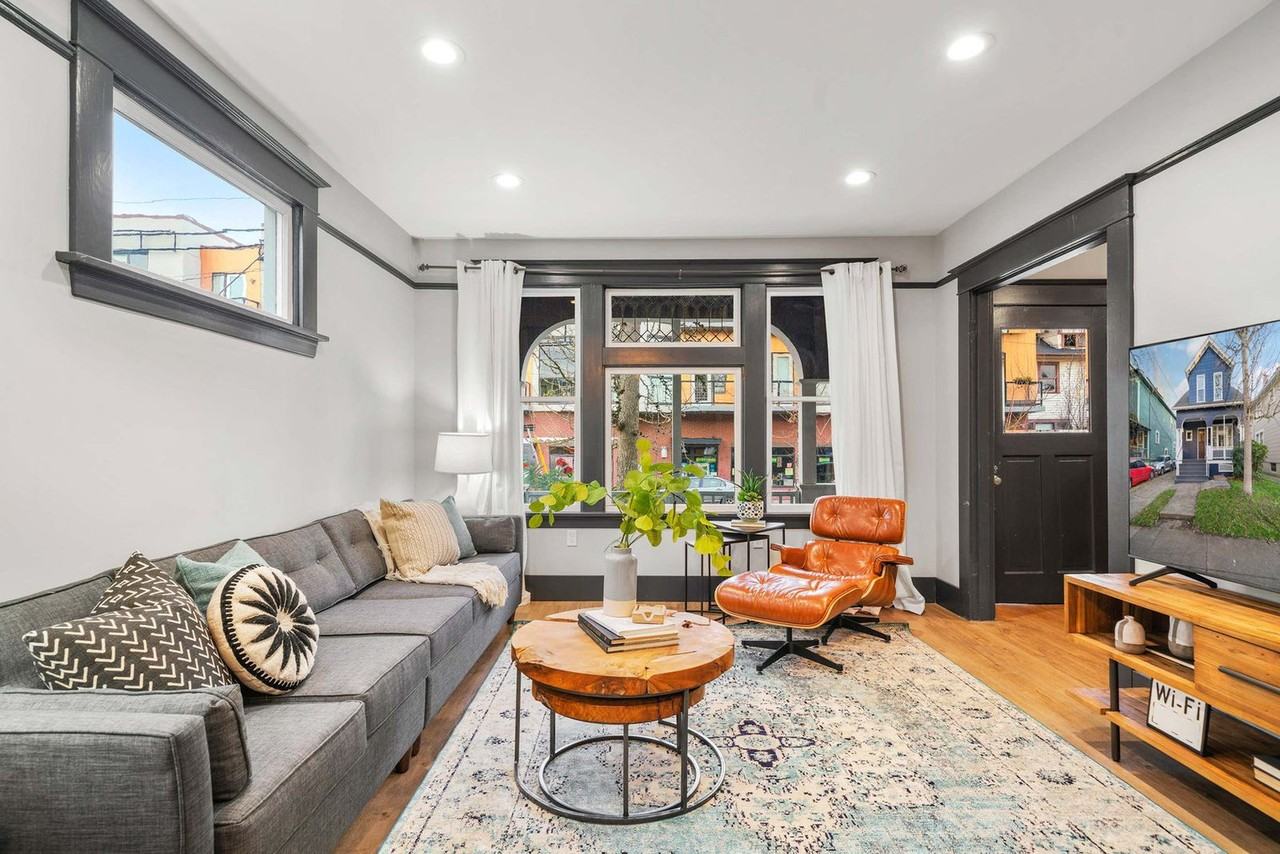 3820 Se Belmont St #1309865P - Photo 2 of 48