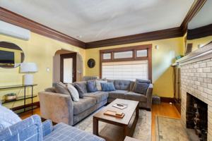 featured image of 2034 Ne Flanders St