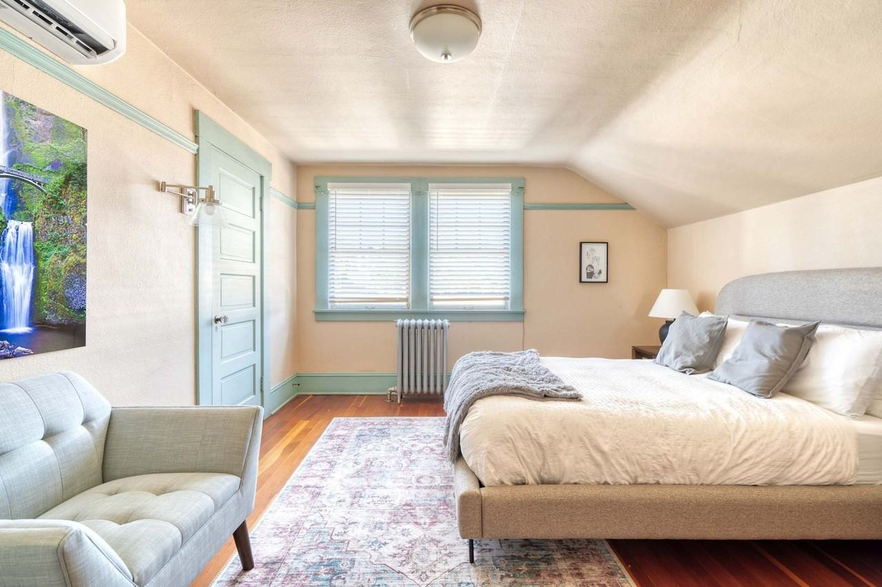 2034 Ne Flanders St #1309886P - Photo 5 of 35