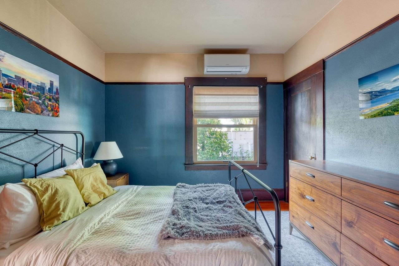 2034 Ne Flanders St #1309886P - Photo 6 of 35