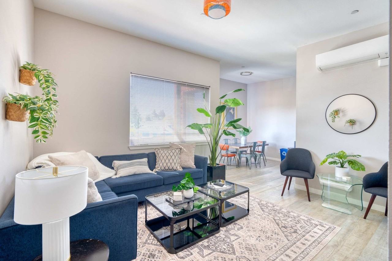 1428 Se 19th Ave #1309871P - Photo 3 of 42