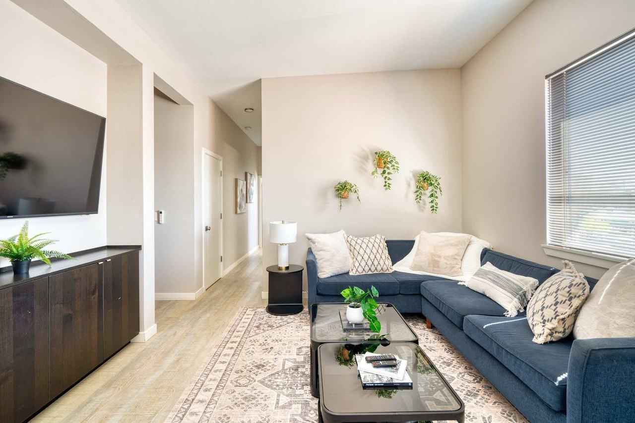 1428 Se 19th Ave #1309871P - Photo 6 of 42