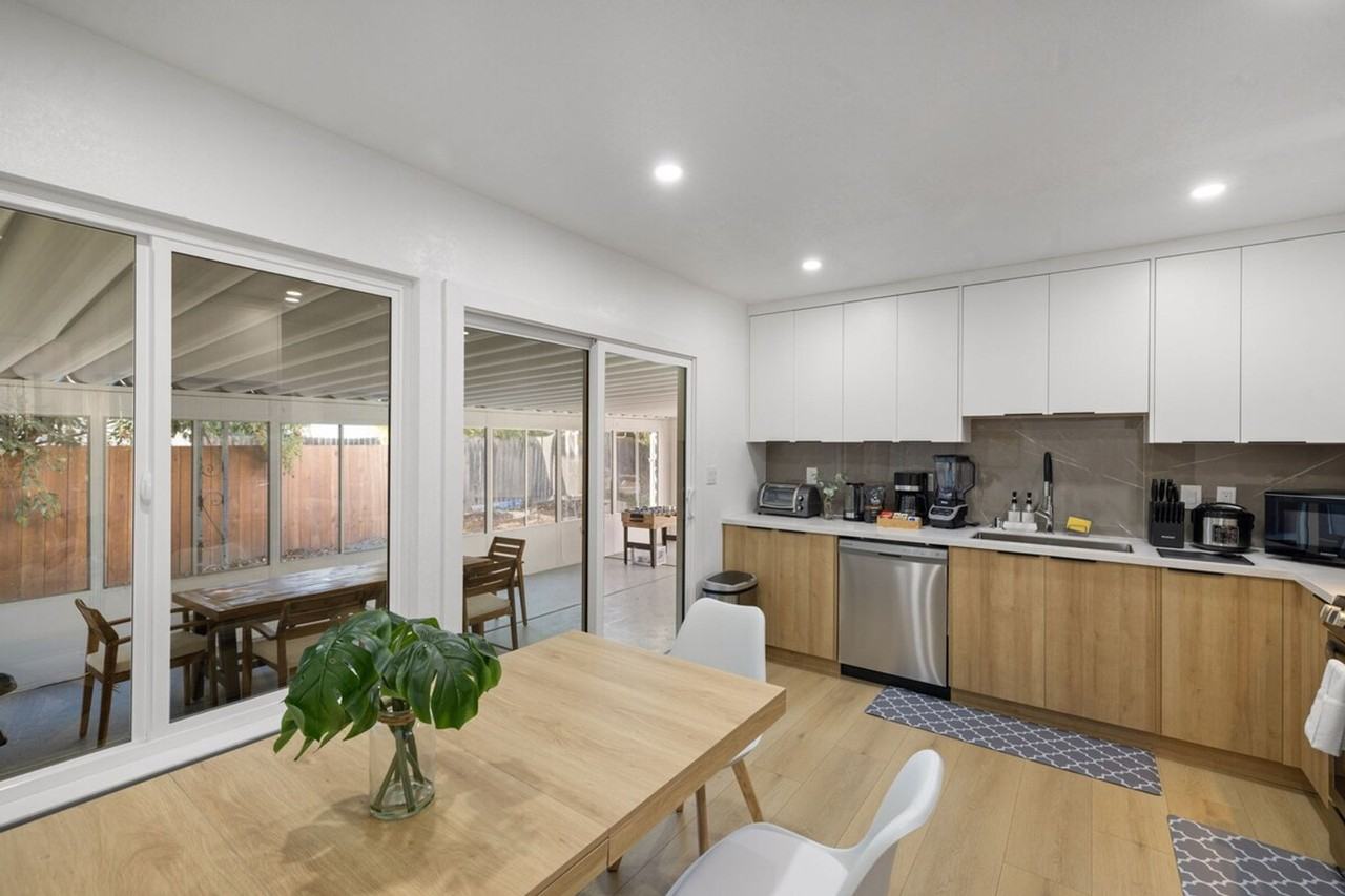 1317 Donohue Dr #1322943P - Photo 3 of 43