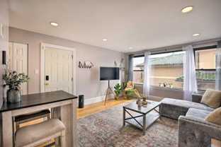 7423 N Sheridan Rd - Photo 1 of 1