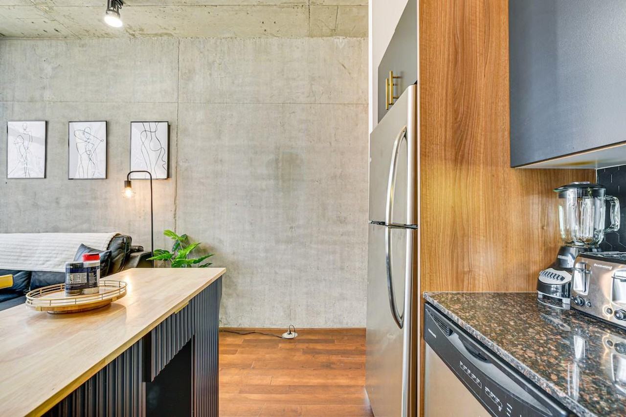 235 W Van Buren St #1306527P - Photo 7 of 24