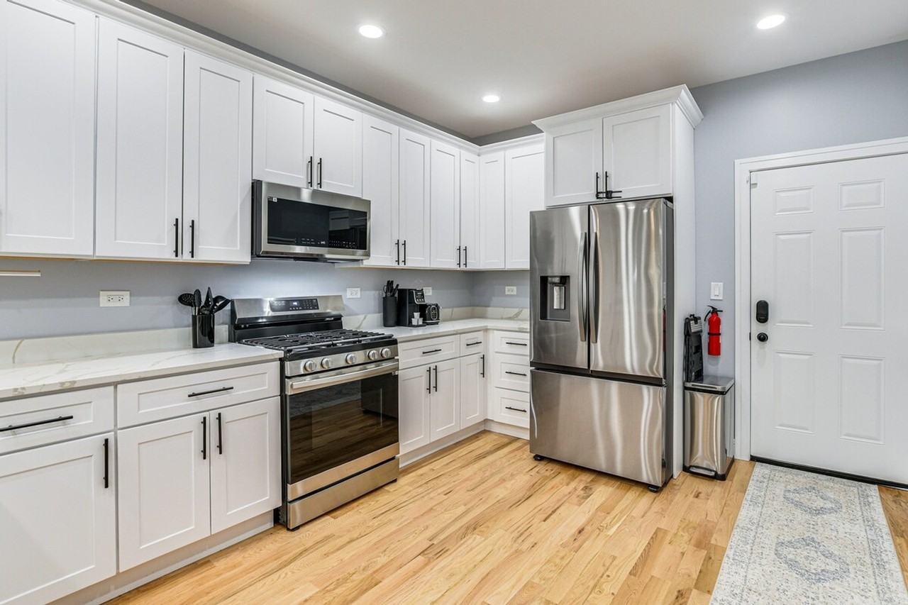 1034 N Drake Ave #1306867P - Photo 5 of 24