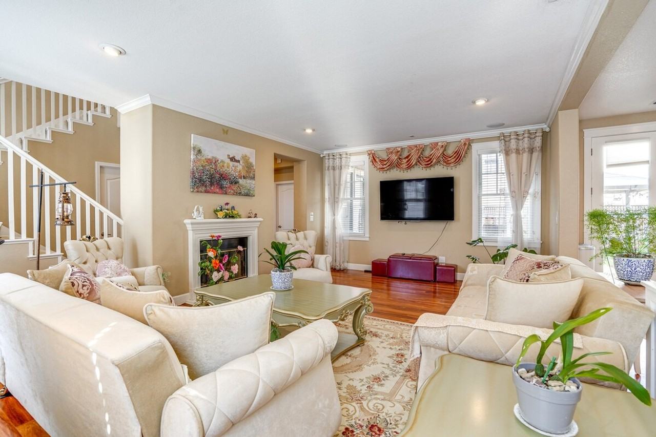 1148 Promenade St #1304980P - Photo 4 of 38