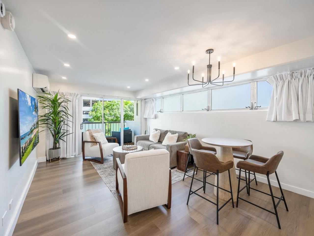 2464 Prince Edward Street - Photo 2 of 36