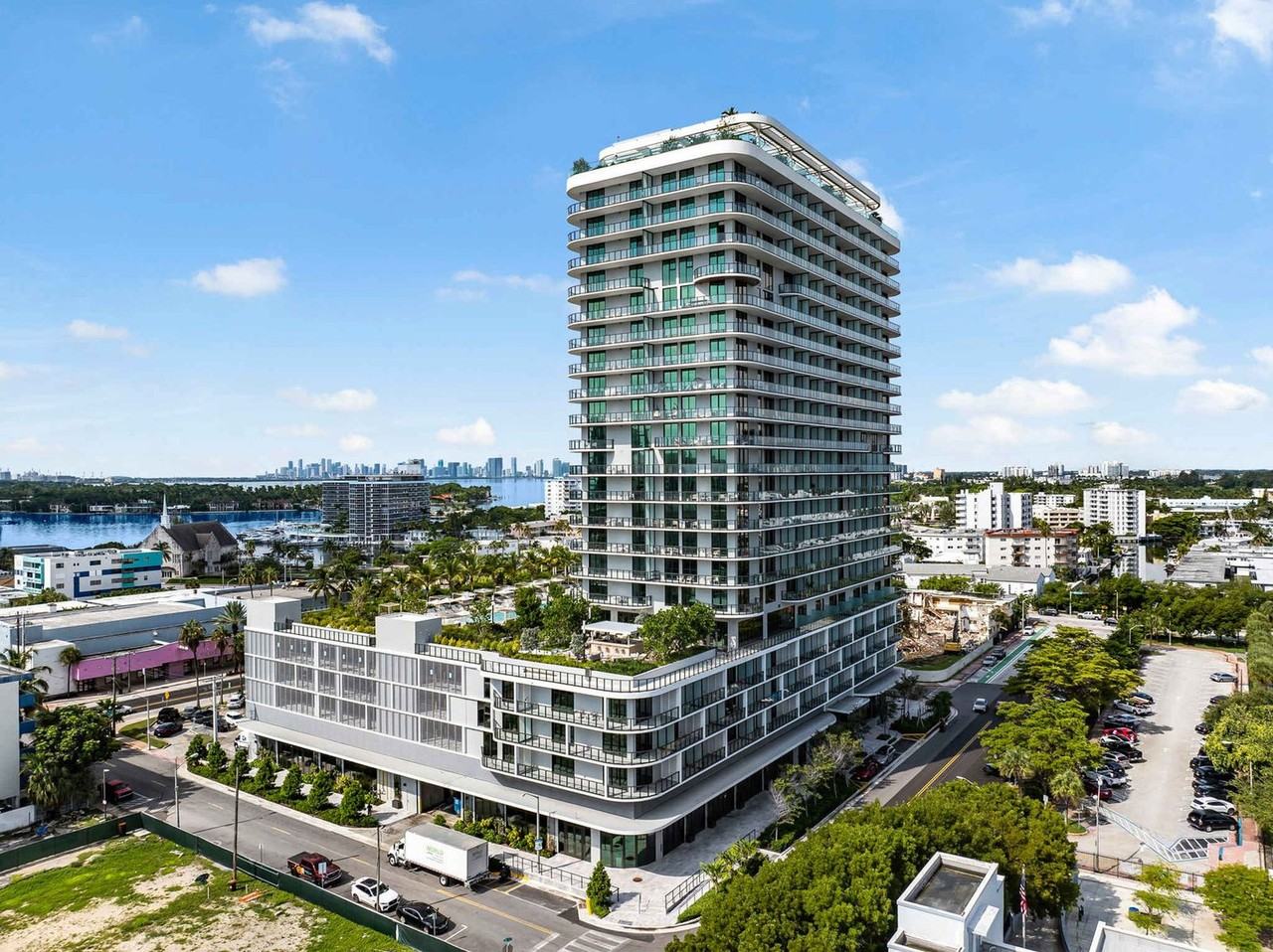 7144 Byron Ave #1321346P - Photo 4 of 32