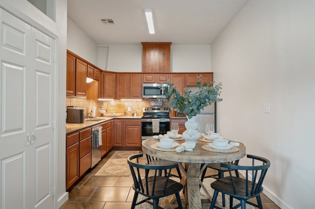 6166 Imperial Loop #1328080P - Photo 3 of 29