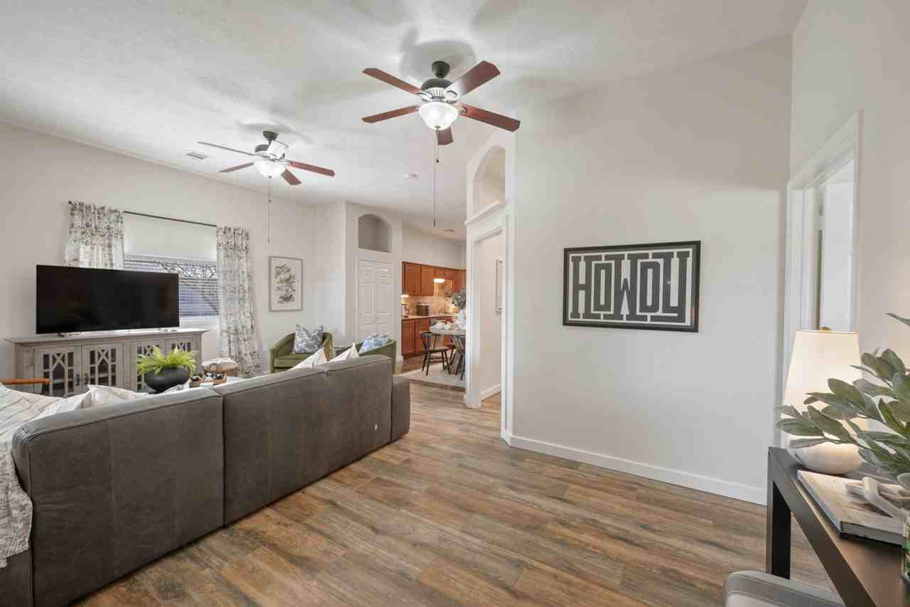 6166 Imperial Loop #1328080P - Photo 5 of 29