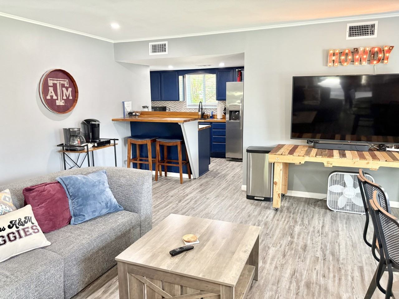 1105 Glade St #1328055P - Photo 3 of 40