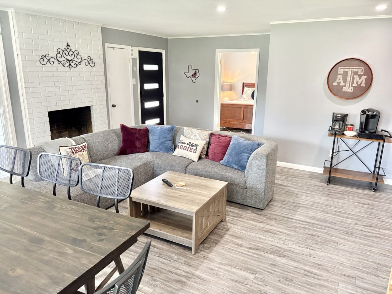 1105 Glade St #1328055P - Photo 5 of 40