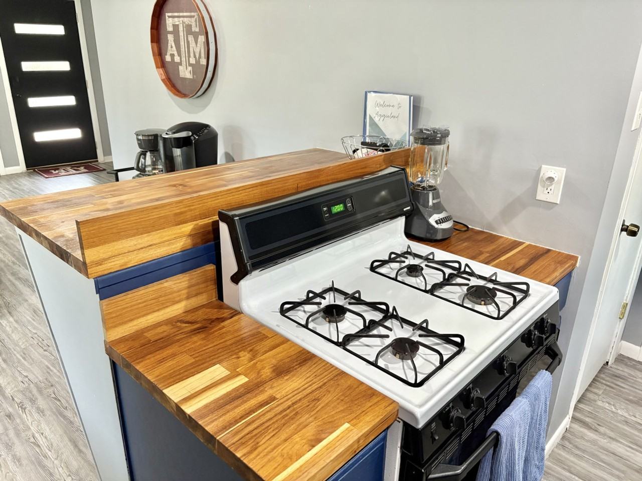 1105 Glade St #1328055P - Photo 7 of 40