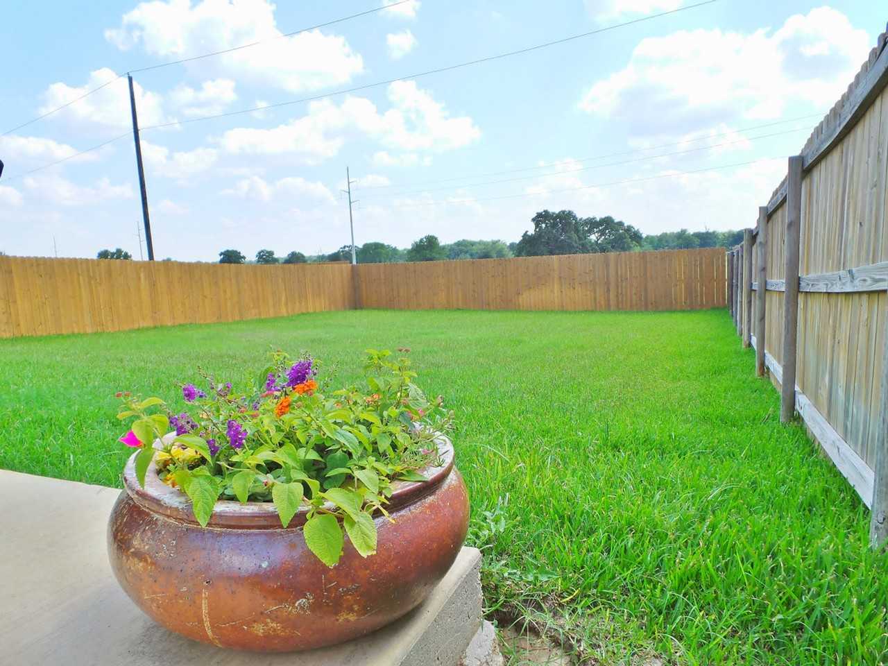 1002 Venice Drive #1328054P - Photo 3 of 20