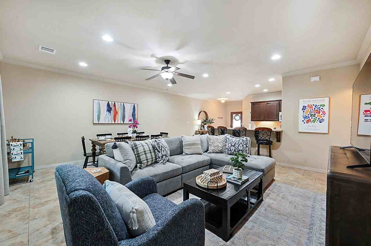 1416 Crescent Ridge Dr #1328076P - Photo 4 of 50