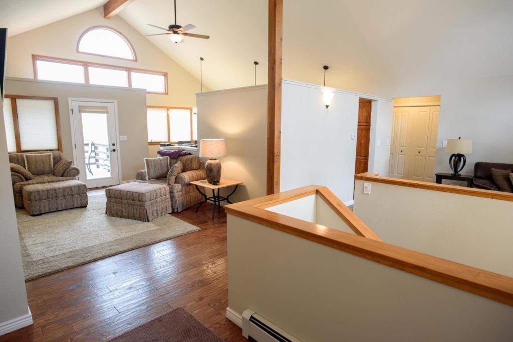 1161 Strong Ave - Photo 4 of 20