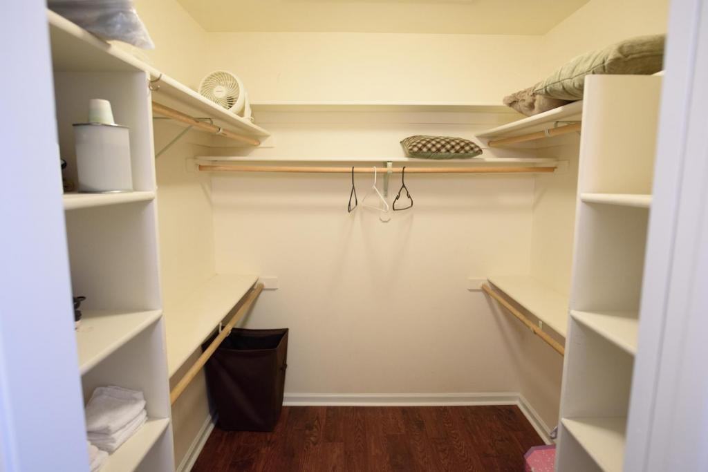 1161 Strong Ave - Photo 6 of 20