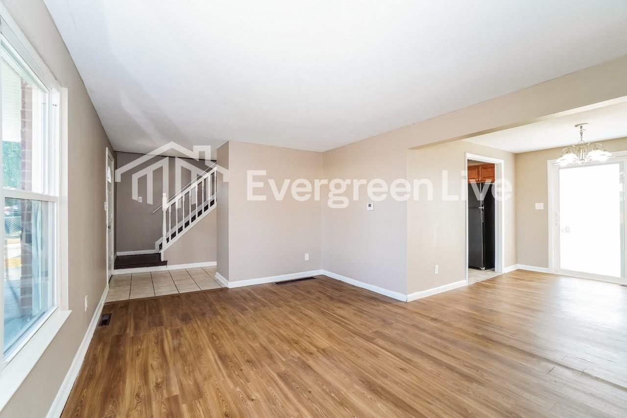 1433 Venice Dr - Photo 3 of 15