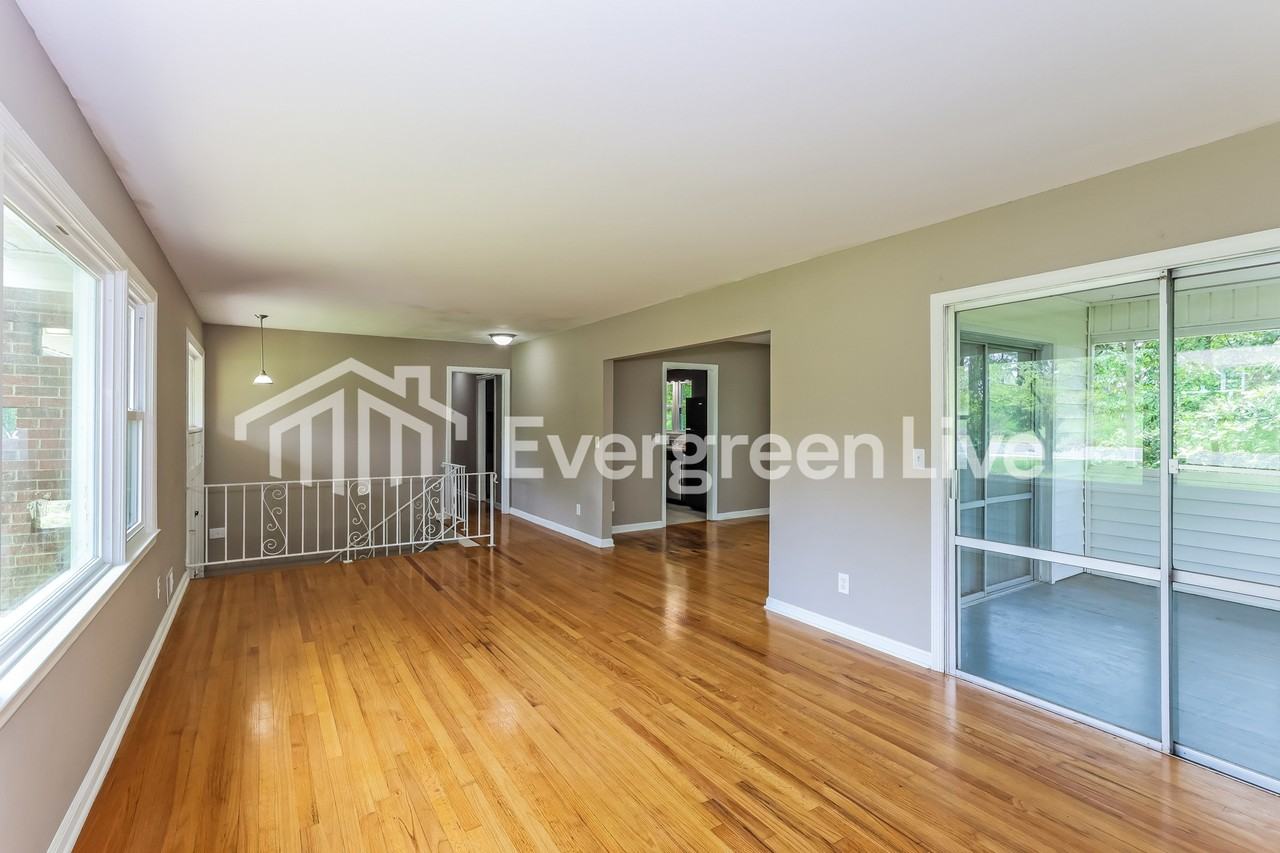 1835 Pisgah Rd - Photo 4 of 15