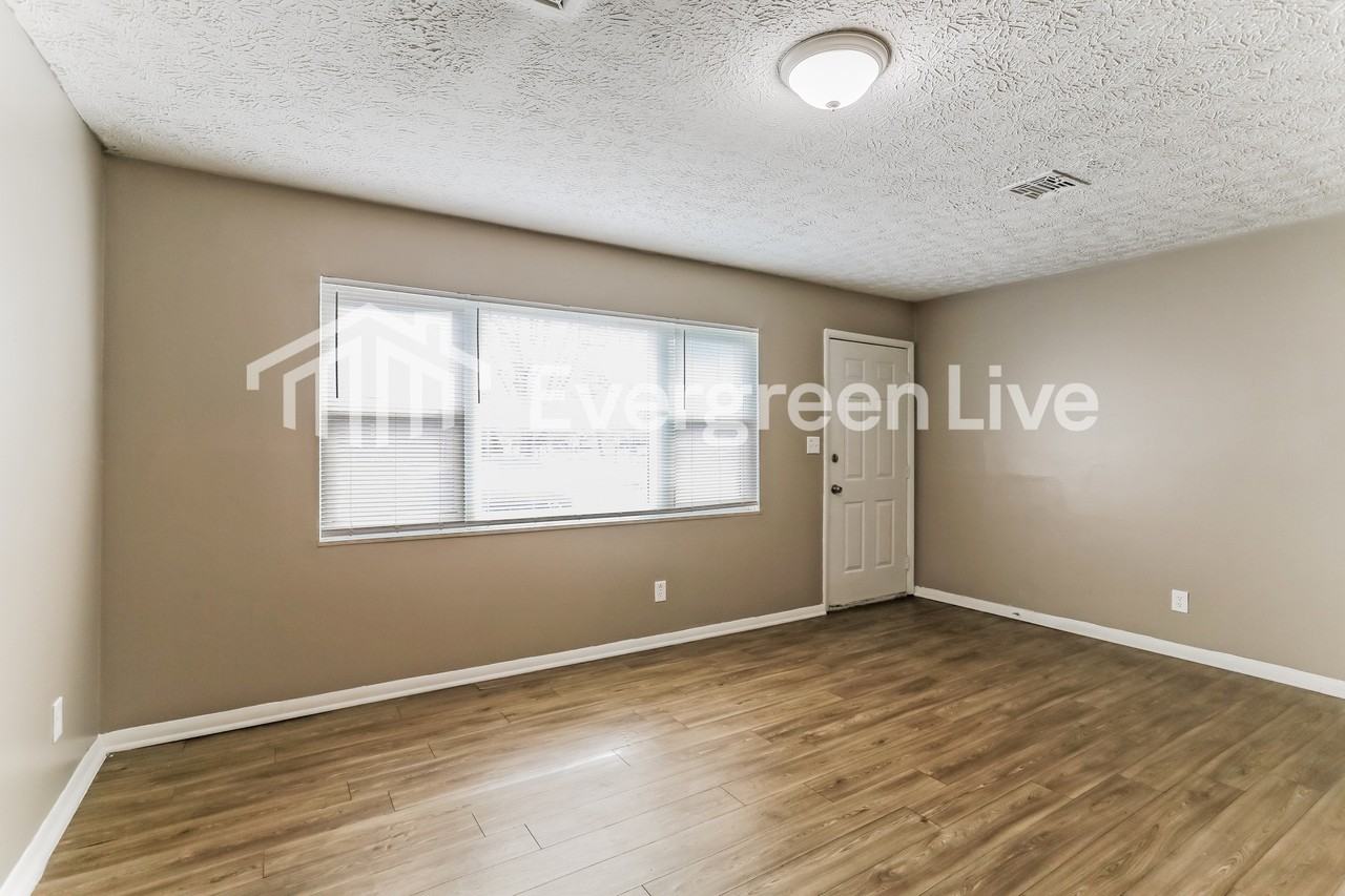 2950 Langfield Drive - Photo 3 of 15