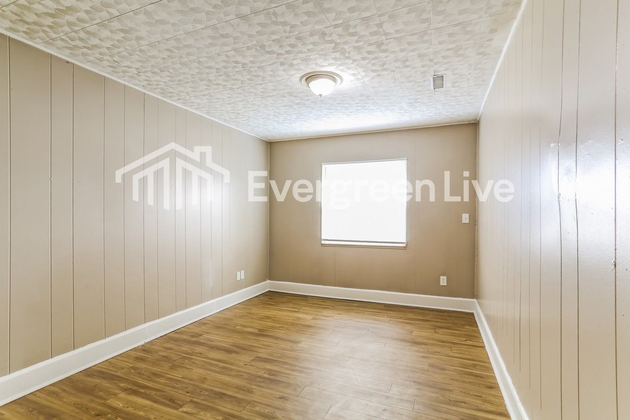 2950 Langfield Drive - Photo 5 of 15