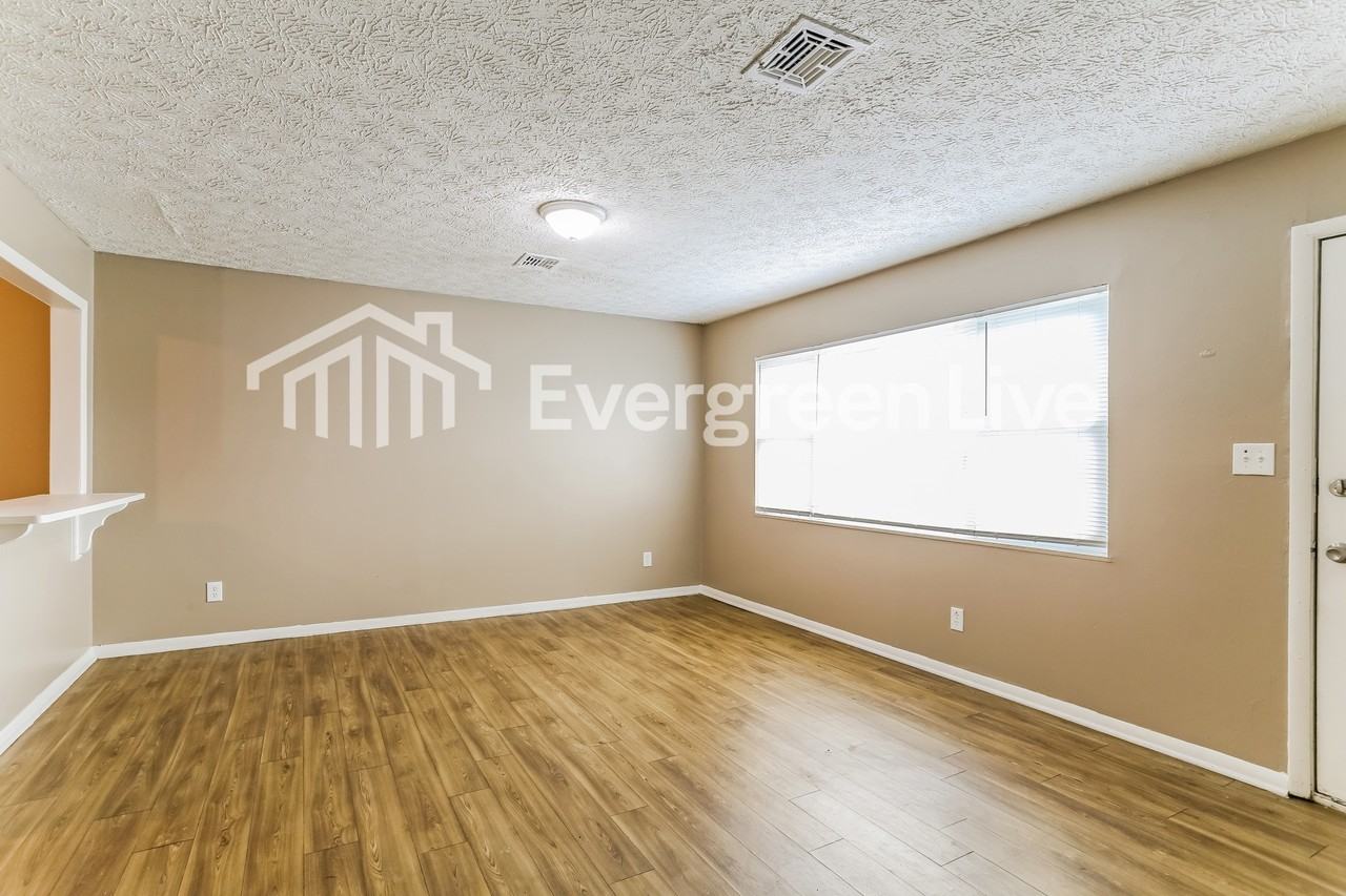 2950 Langfield Drive - Photo 6 of 15