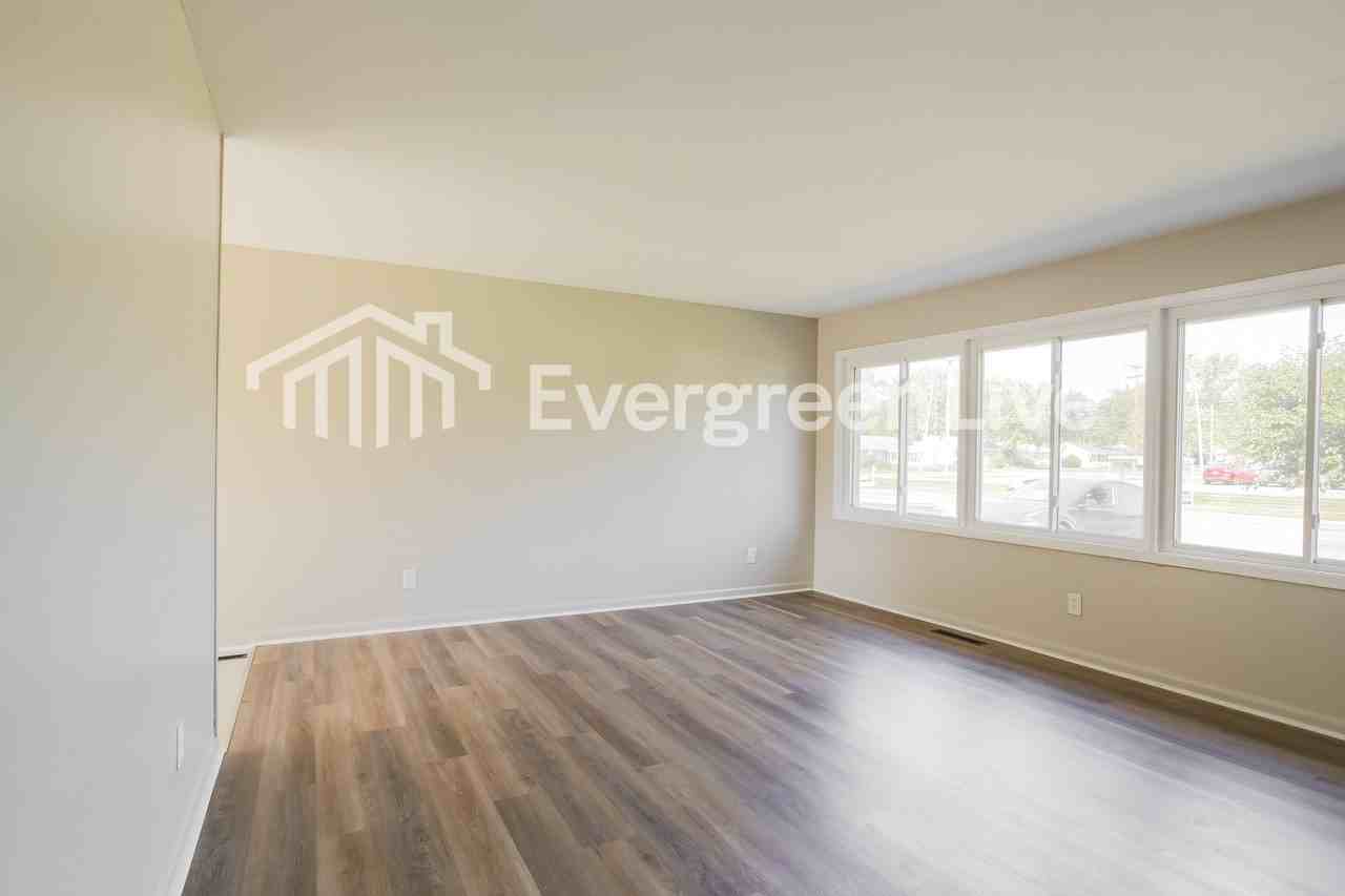 4663 E Livingston Ave - Photo 5 of 16