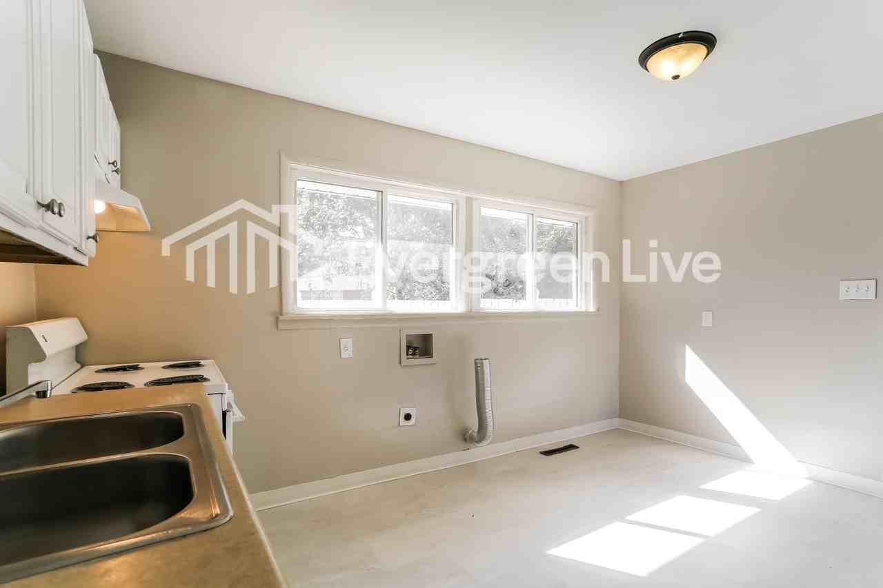 4663 E Livingston Ave - Photo 7 of 16