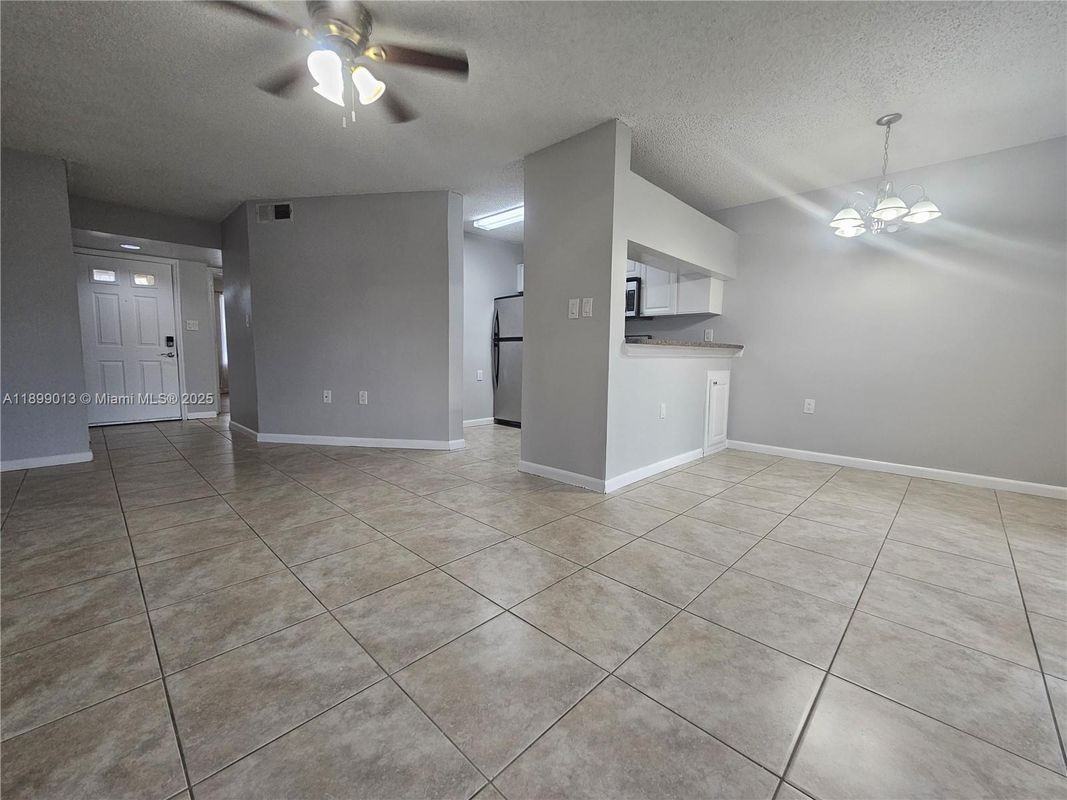 14107 Glenmoor Dr - Photo 3 of 7