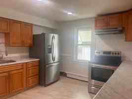 featured image of 171 Carnation St ##2